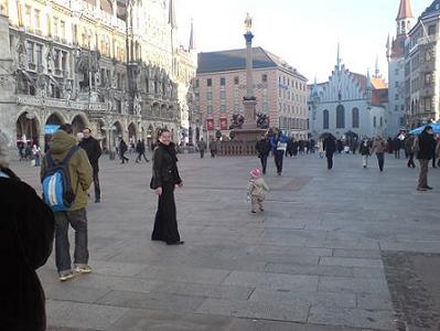 Mukazyawki_na_Marienplatz.jpg